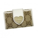 ハートのプレートがとってもCUTE♪ GUCCI HEART 203551 9761 キーケース